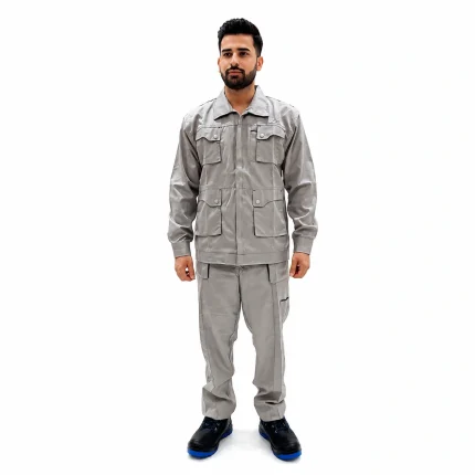 لباس کار مهندسی ست ورک اتم طوسی، شامل کاپشن و شلوار با طراحی حرفه‌ای و مناسب محیط‌های صنعتی